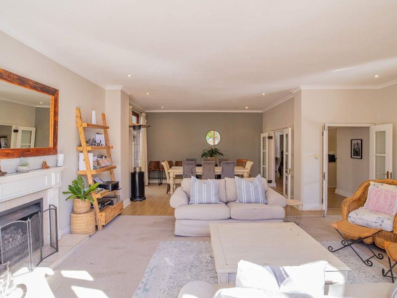 Beautifully Appointed 4 Bedroom Family Home - Photo 2