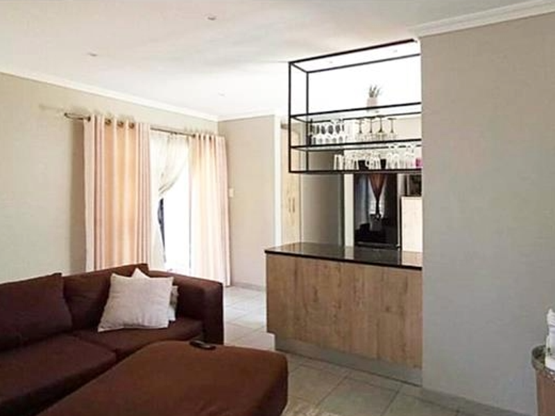 Modern Living, Maximum Security - Photo 5