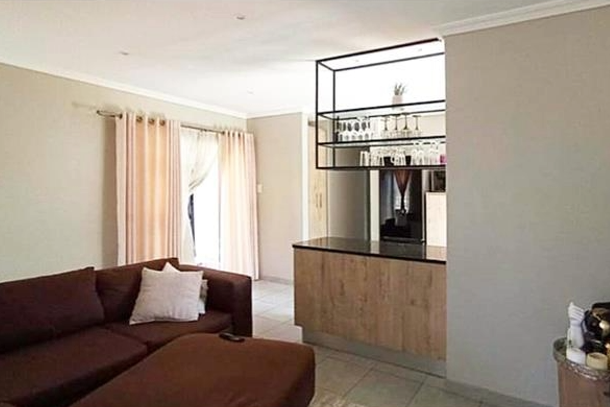 Modern Living, Maximum Security - Photo 5