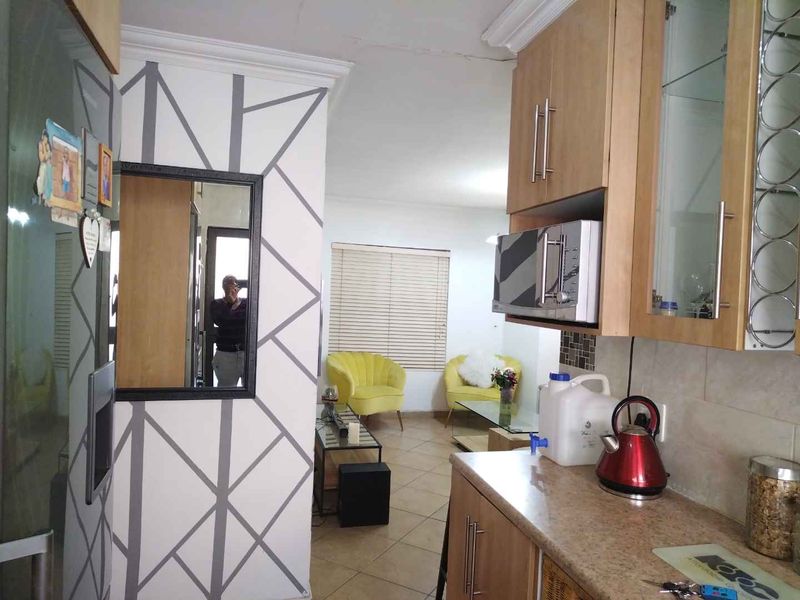 3 bedrooms house for sale in Soshanguve VV - Photo 8