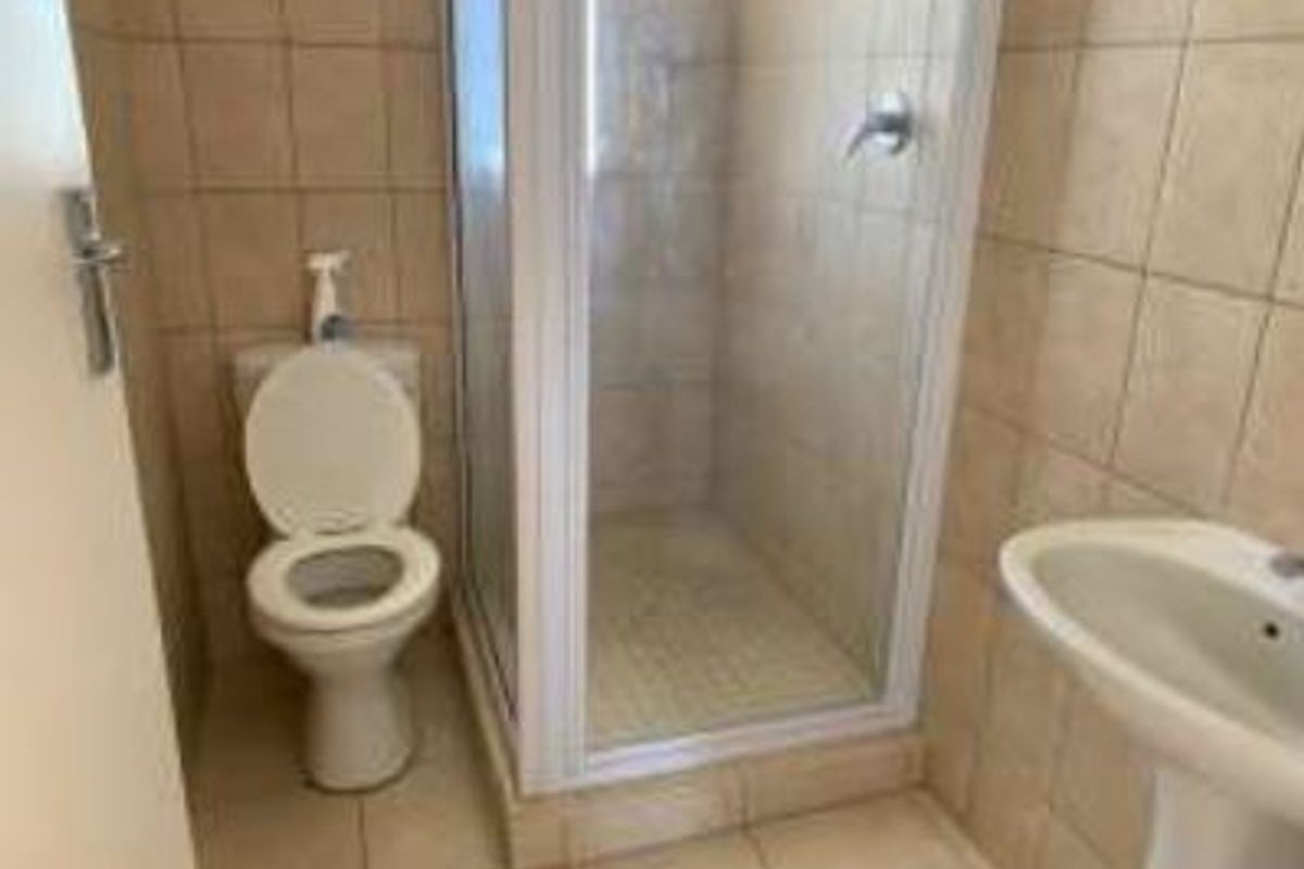FLAT FOR SALE - PIONEERS PARK - Photo 2