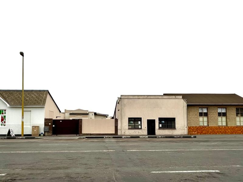 Prime Central Property – Retail, Storage or Investment Opportunity - Photo 5
