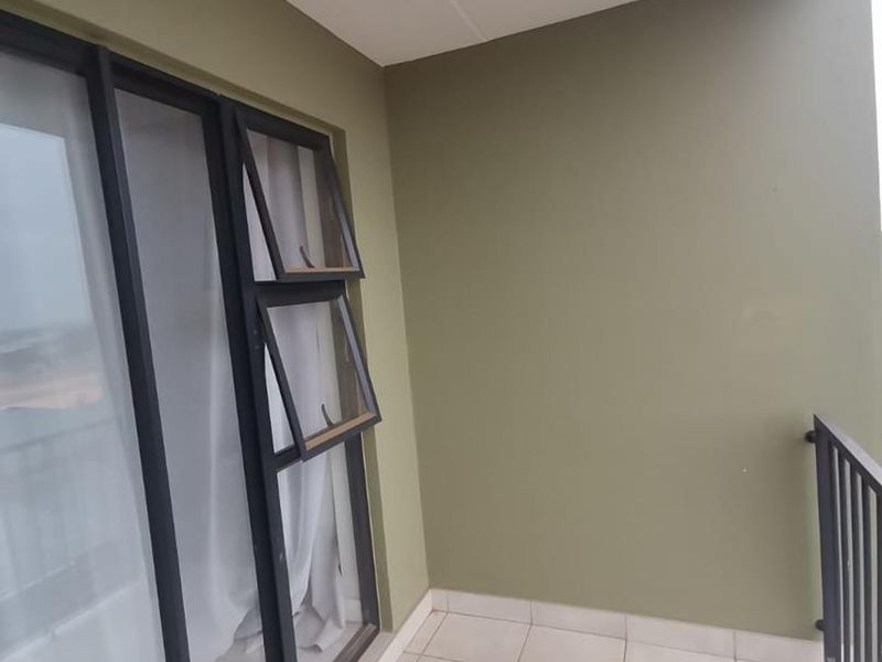 Stunning 2 bedrooms apartment in Mooikloof Smart City - Greenkloof Eco Estate - Photo 9