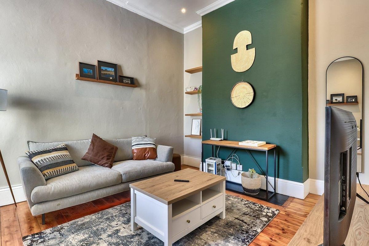 Fully Furnished City Centre Apartment (1 Year rental) - Photo 5