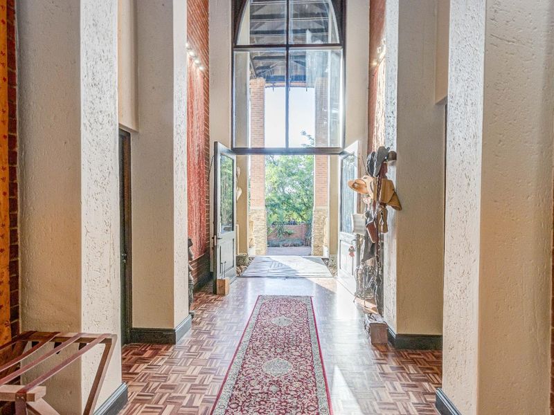 Breathtaking balinese – inspired residence - Photo 5