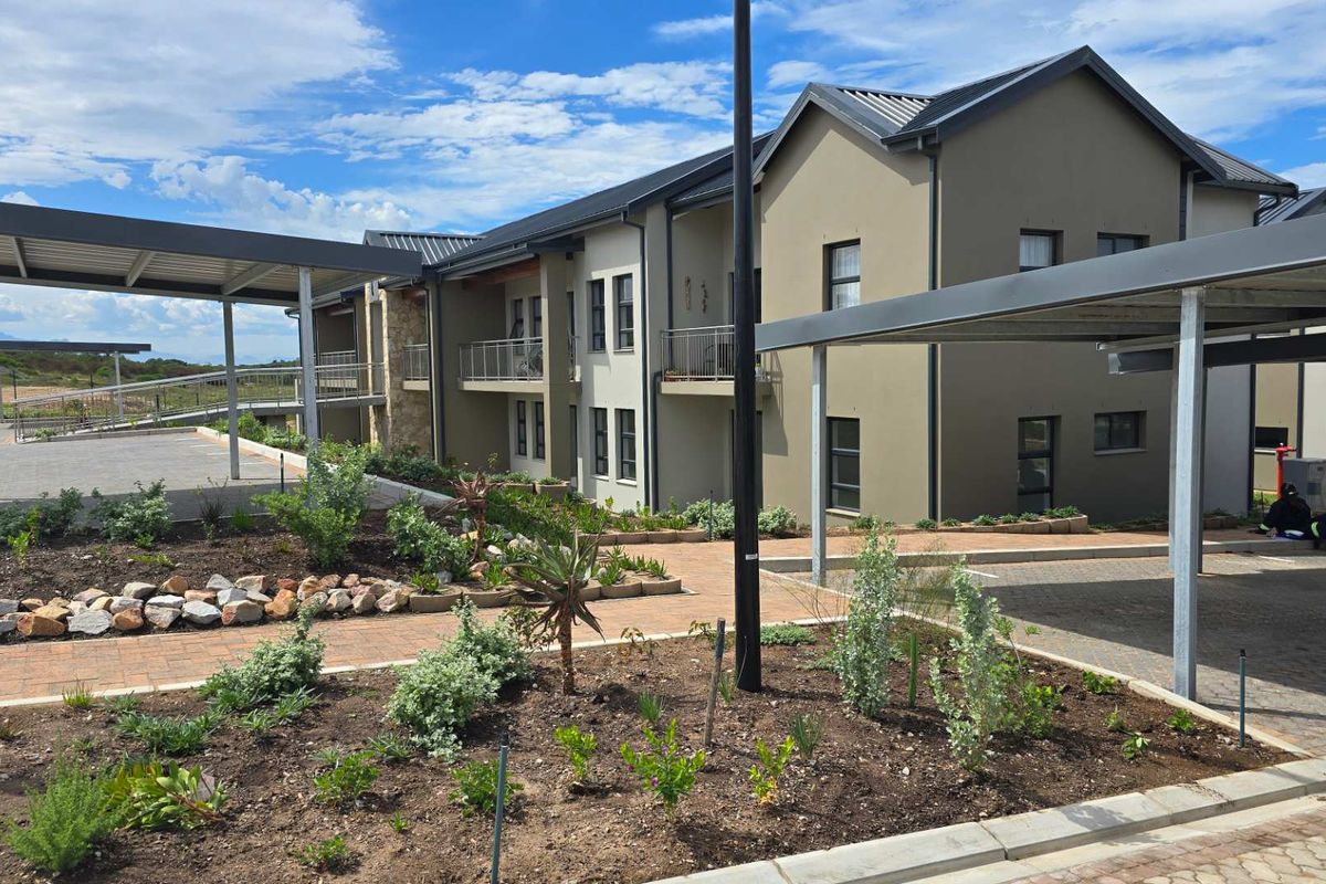 33m2 Ground floor studio apartment to rent - 24/7 to provide basic healthcare services - Photo 4