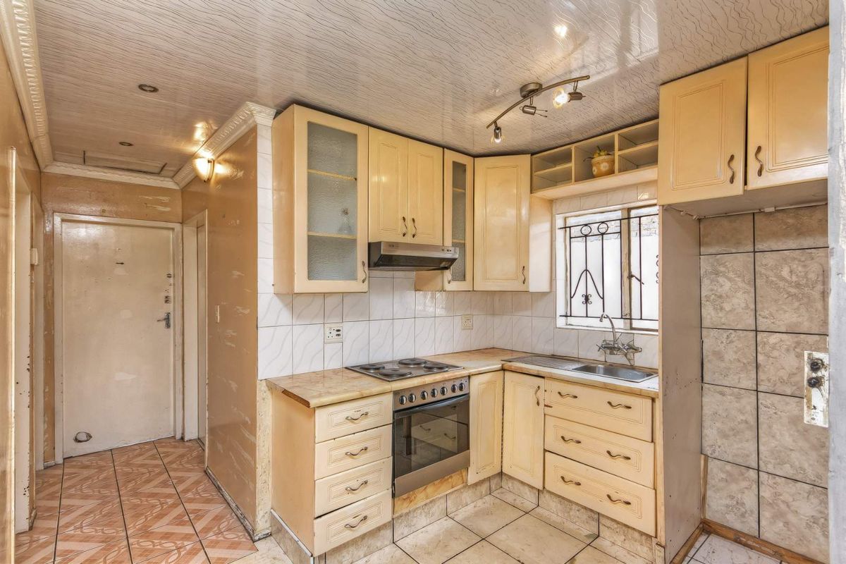 Charming Family Home for Sale in Kagiso Ext 8 - Photo 4