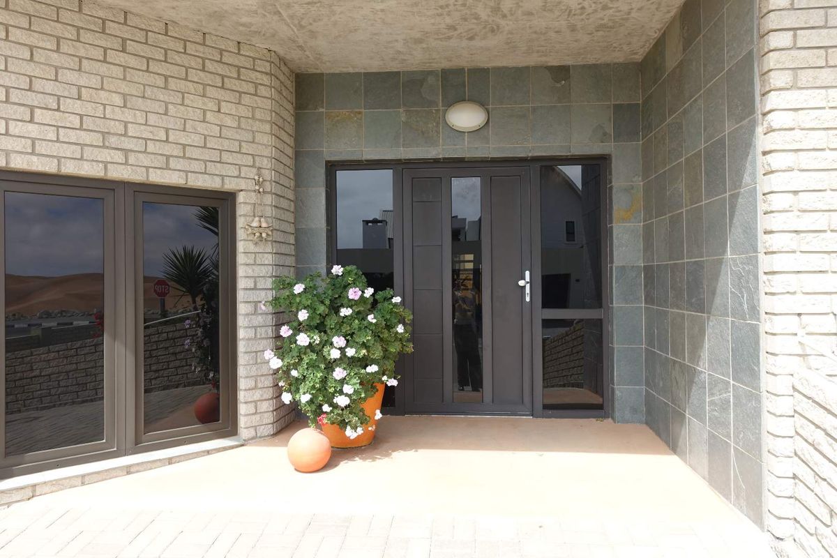 DUNE FRONT PROPERTY - Photo 3