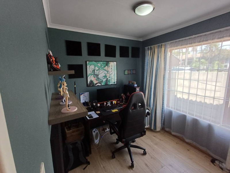 Spacious 2 Bedroom unit in Florida Glen - Photo 9