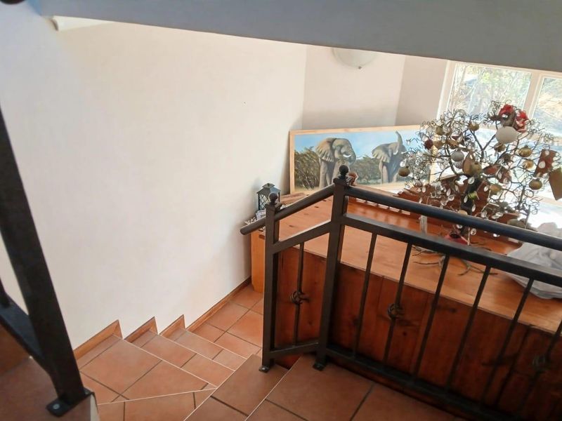 Neat 2-Bedroom Duplex with Garage | SHARED RESIDENTIAL PROPERTY |  Oak Glen, Bellville | R10'000 p/m - Photo 3