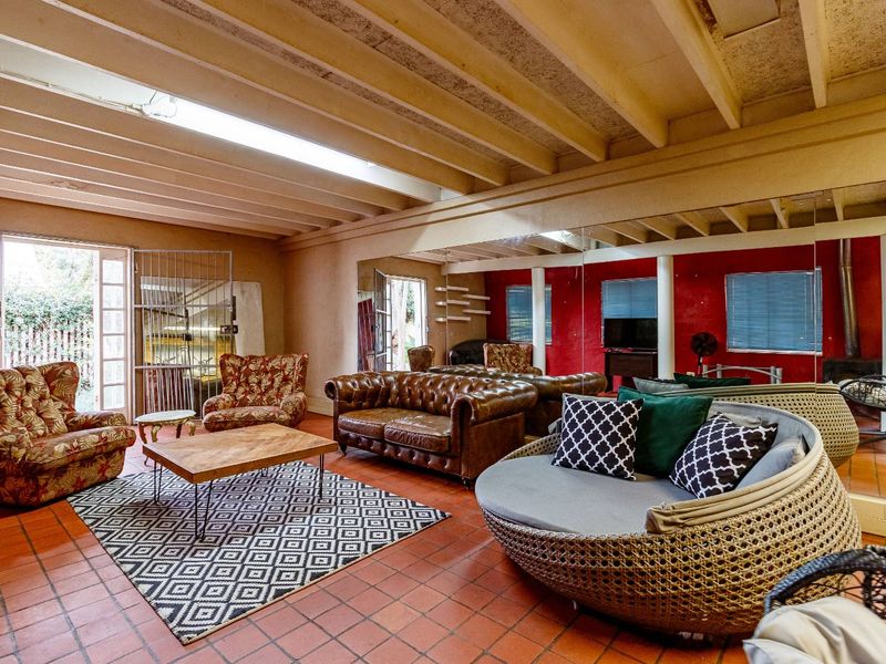 An opportunity to live in the trendy suburb of Richmond Hill. - Photo 3