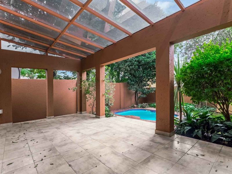 PRIVATE AND CHARMING FAMILY HOME SITUATED IN A QUIET LOCATION - Photo 7