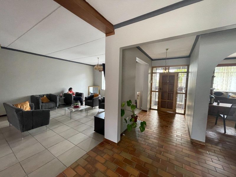 Freestanding home with Flat in Eros. - Photo 4