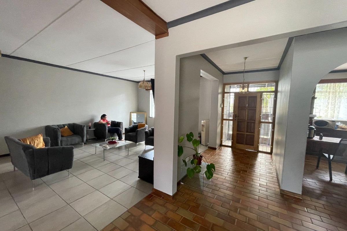 Freestanding home with Flat in Eros. - Photo 4