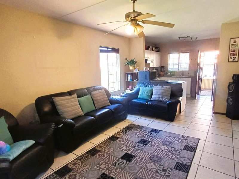 The Perfect First Home: Duplex Living with Room to Grow - Photo 5