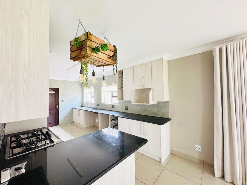 Modern 4-Bedroom Family Home in Secure Montana Estate – For sale - Photo 2