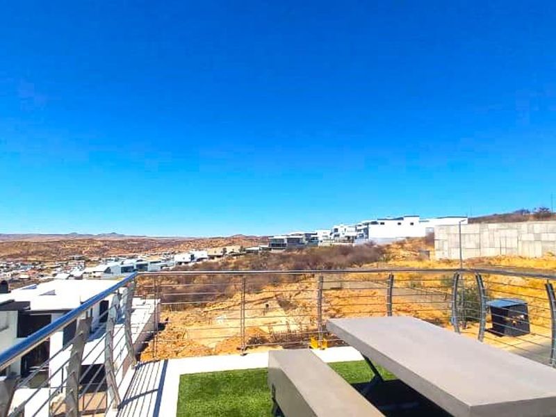 Modern Upmarket living on the Hill with 360' views over Windhoek - Photo 2
