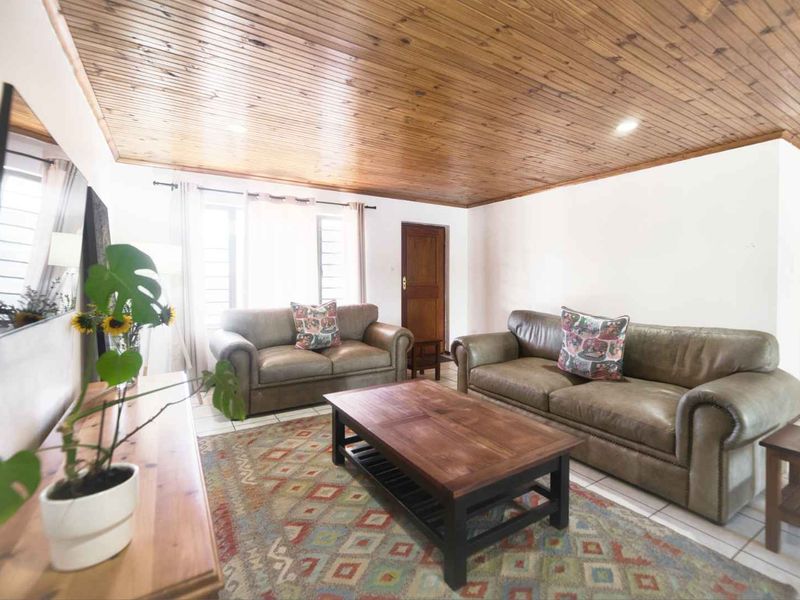 Comfortable family home in Westcliff - Photo 5