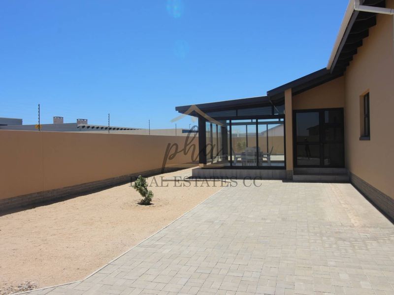 3 Bedroom House for sale - Swakopmund (Kramersdorf) - Photo 5