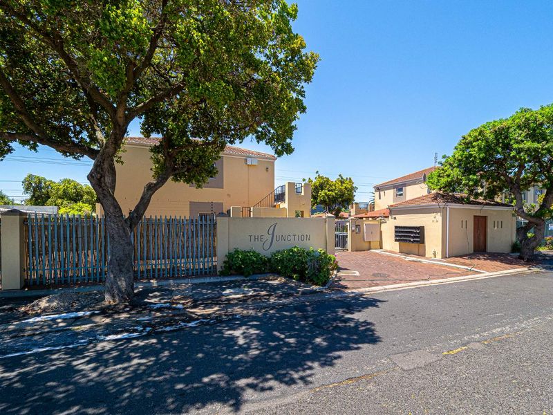 GARLANDALE, 2 BEDS WITH MASSIVE GARDEN - Photo 5