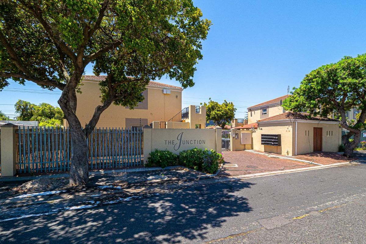 GARLANDALE, 2 BEDS WITH MASSIVE GARDEN - Photo 5