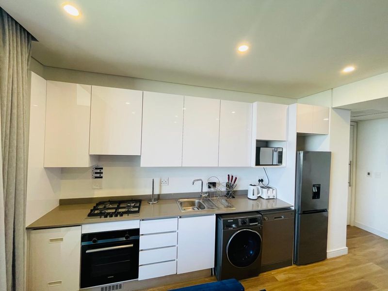 2 Bed Furnished Apartment for Rent in Illovo - Photo 4