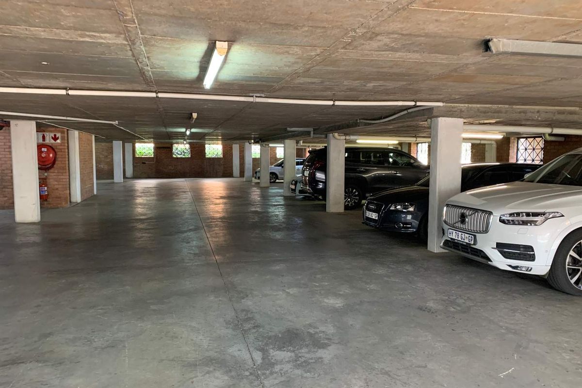 325.9m2 Second Floor Office To Let | Pinewood Office Park, Woodmead - Photo 4