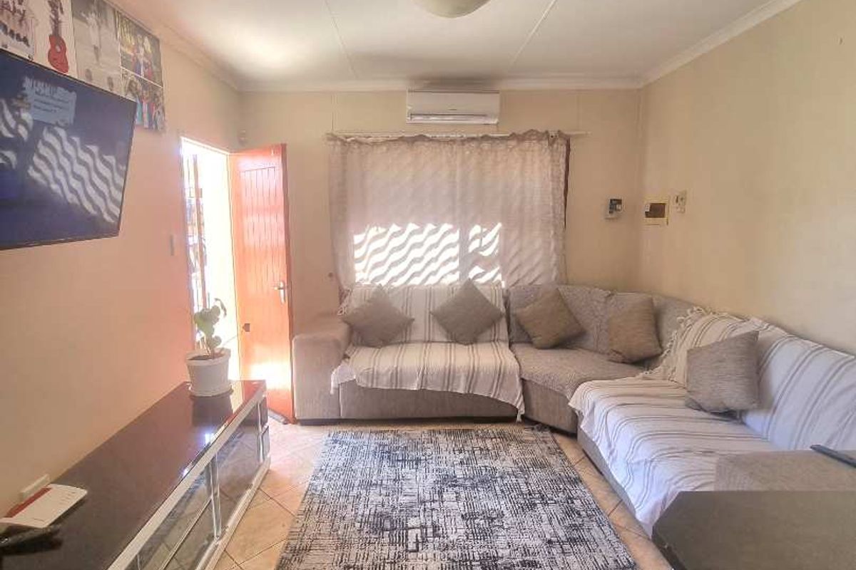 TOWNHOUSE IN OTJOMUISE EXT 4 - Photo 3