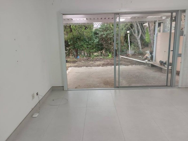 2 Bed  Simplex in secure complex - Photo 8