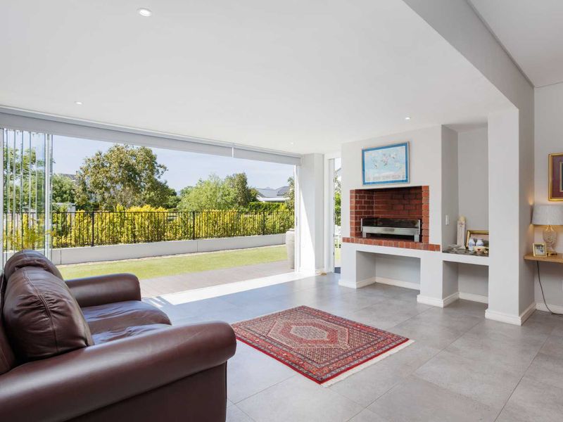 Perfectly Positioned Three-Bedroom Corner Home in Le Domaine Neighbourhood on Val de Vie Estate - Photo 4