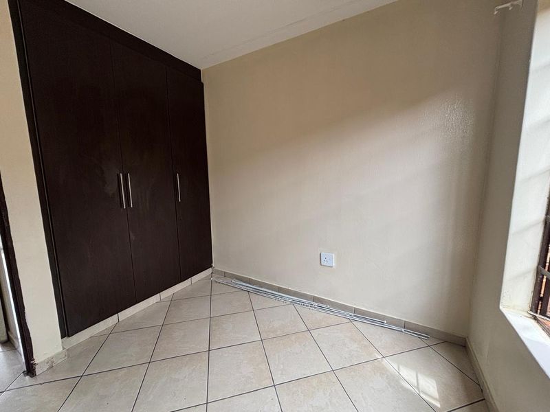 2 Bedroom Apartments for sale in Kempton Park - Photo 7
