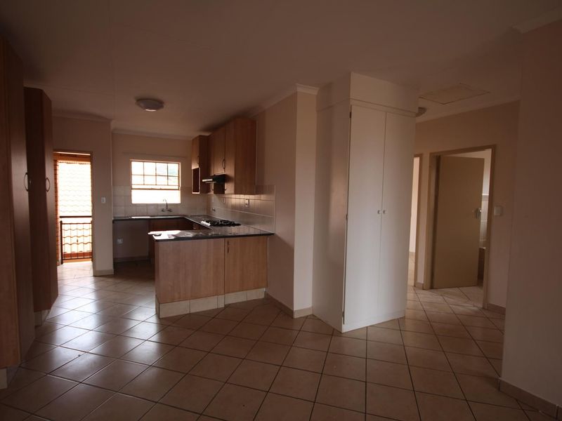 Perfect 3Bedroom 2nd floor apartment! - Photo 5