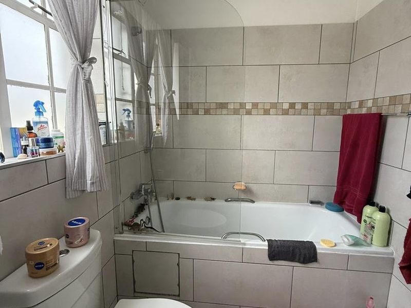 Pioneerspark- For Sale-N$1 925 000 - Photo 9