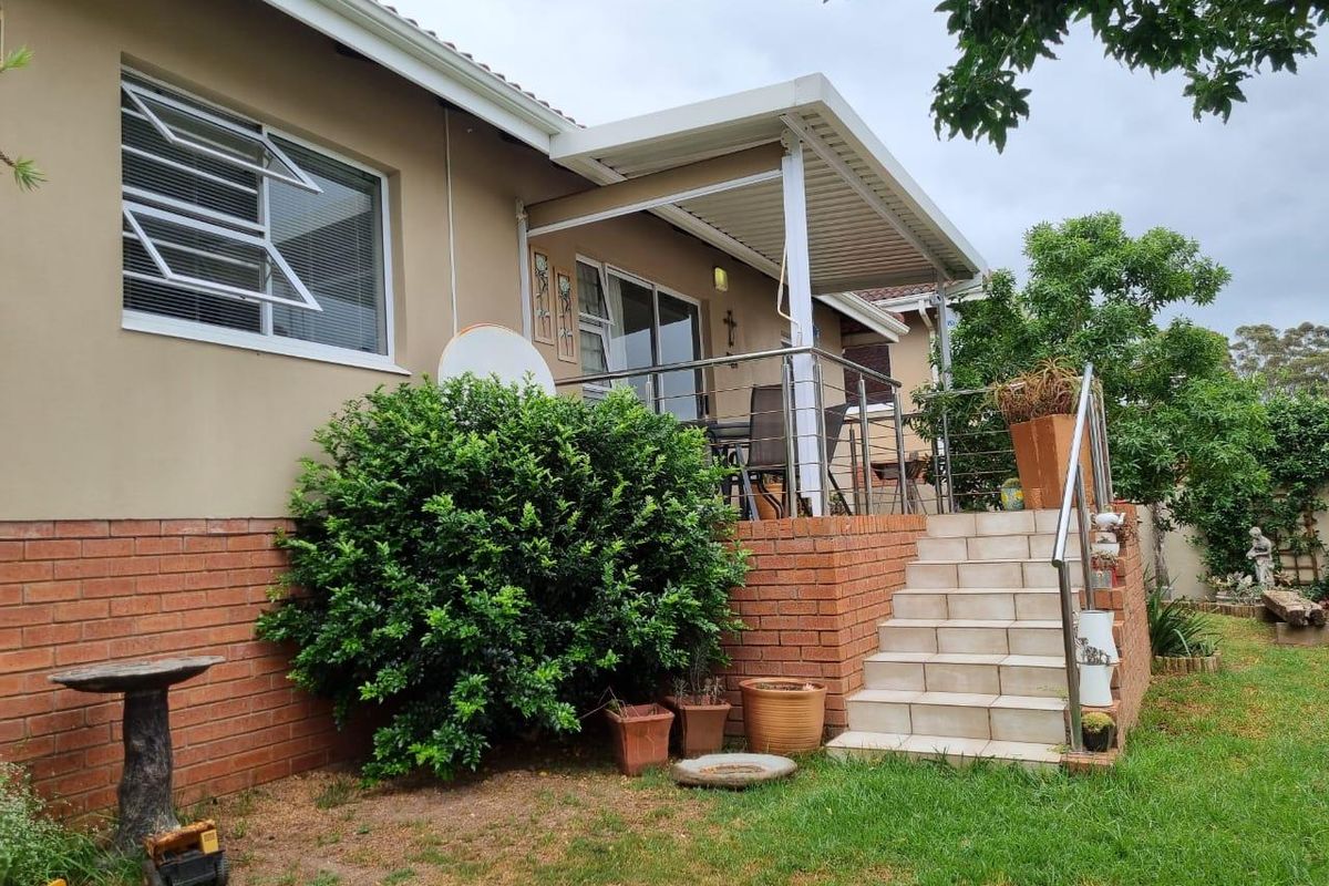 Welcome To This Stylish Property At  Ascot Park Beacon Bay. - Photo 4