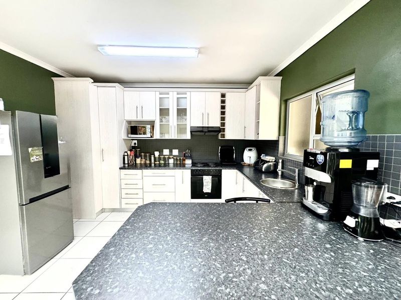 Beautiful 3 Bedroom House for sale in Elisenheim - Photo 9