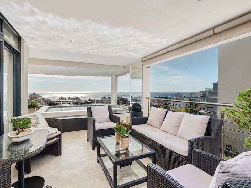 AN EXQUISITE  SEA POINT RESIDENCE WITH BREATHTAKING PANORAMIC OCEAN VIEWS. 238 m 2 - Photo 6