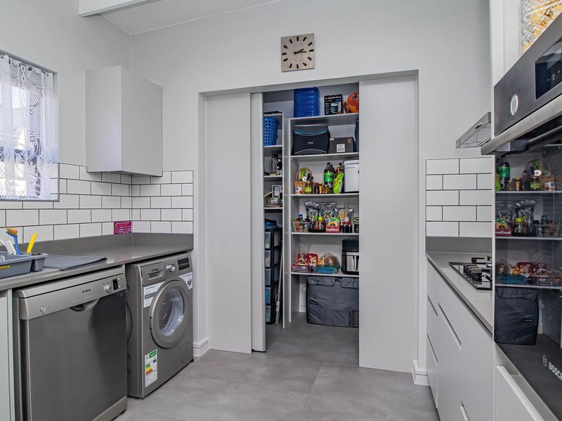 Charming 2 Bedroom Home for Sale in Hartland Retirement Village - Photo 5