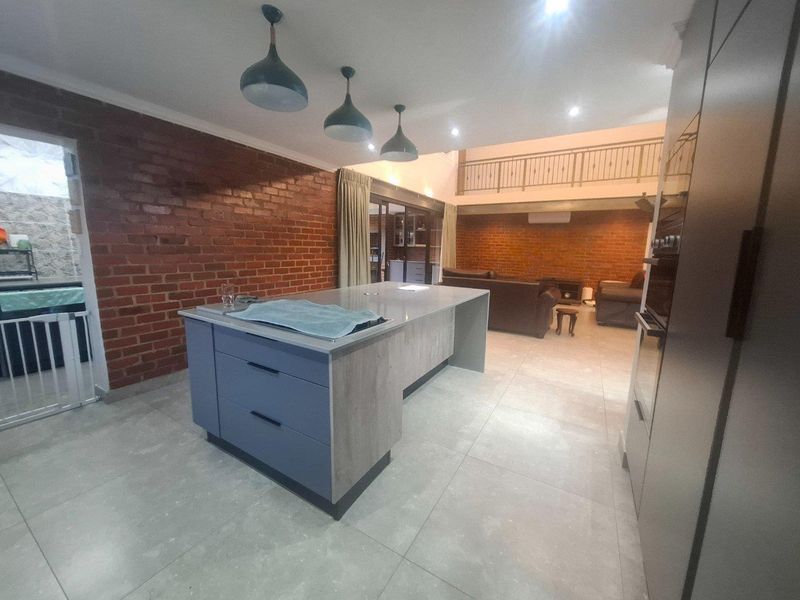 Ultra-Modern Two-Level Smart Home with Exceptional Solar Power, Security & Privacy - Photo 9