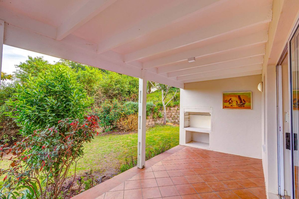 Charming two bedroom Townhouse with lagoon views in secure Knysna Estate - Photo 5