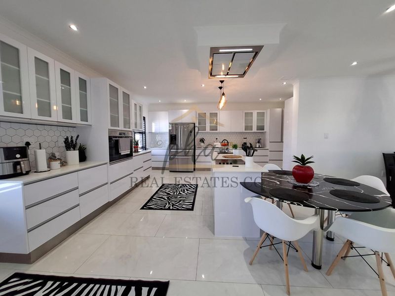 Live Moments Away from the Sea – A Home Where Comfort Meets Elegance - Photo 1