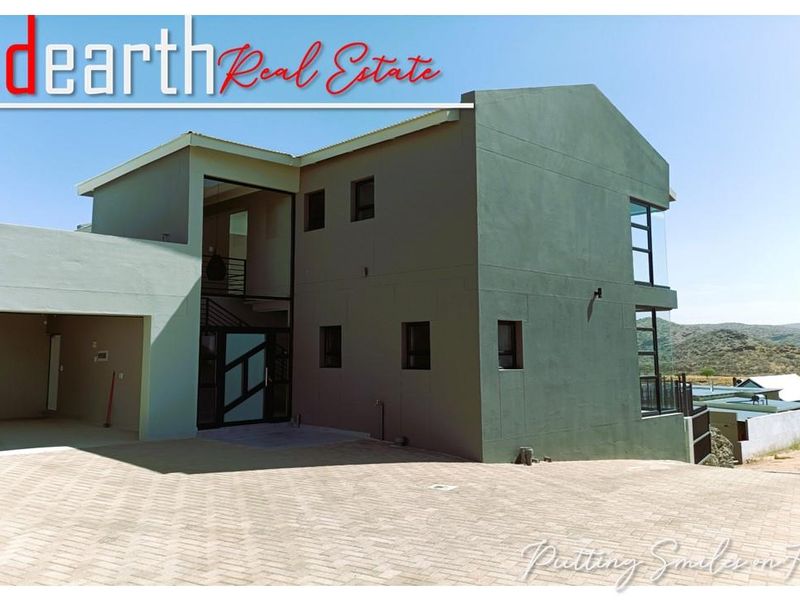 “Elite Family Excellence With Soaring Views” - Photo 4