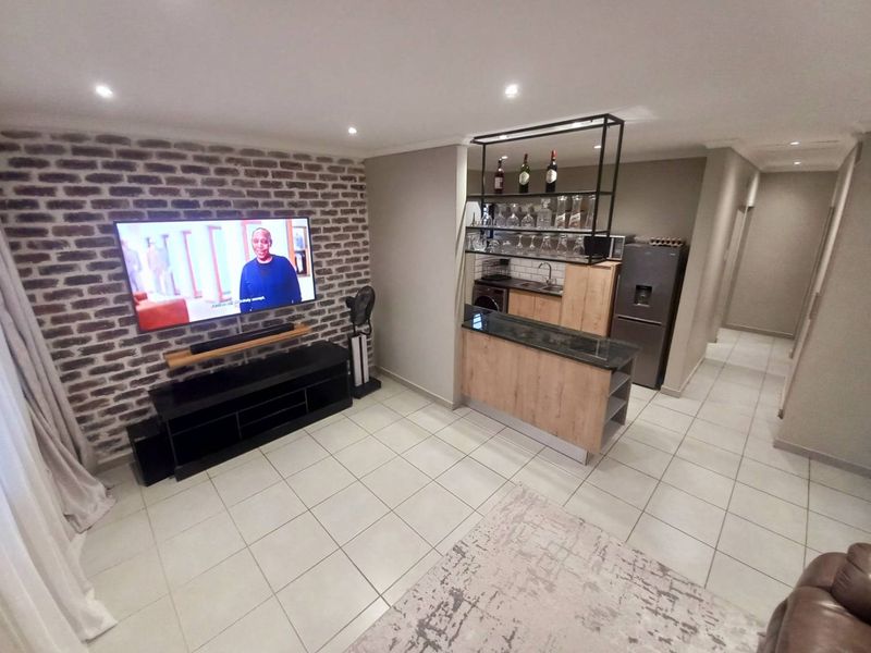 Three bedrooms house for sale in Capital View Estate - Photo 10