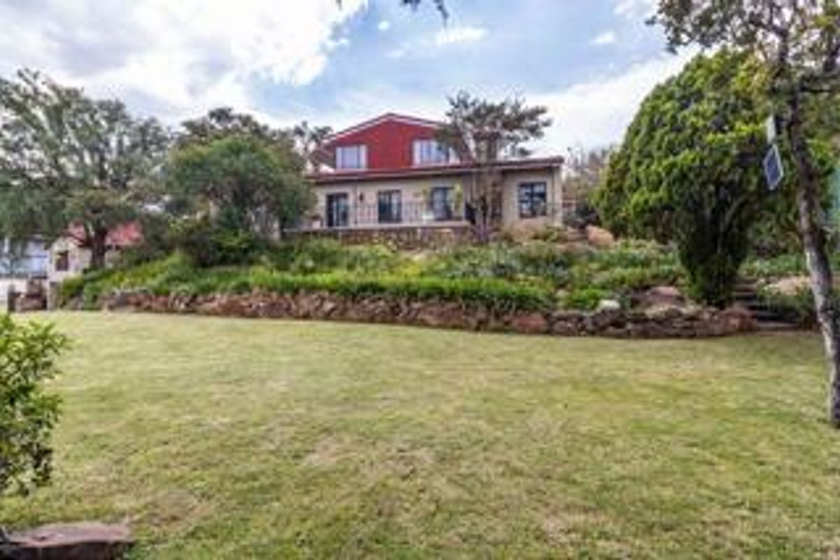 Premier Multi-Dwelling Estate in Oakdene Hills – Scenic Views, Private Sanctuary & Income Potential! - Photo 5