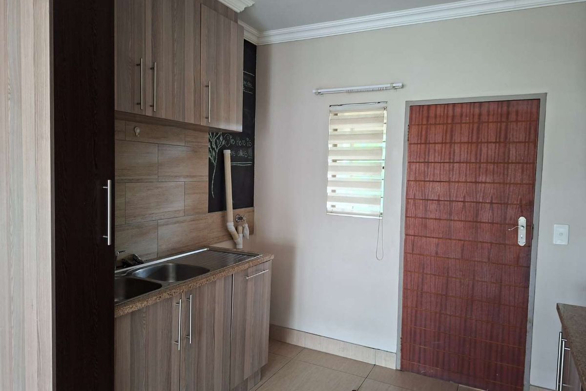 2 Bedroom Apartment For Sale - Photo 2
