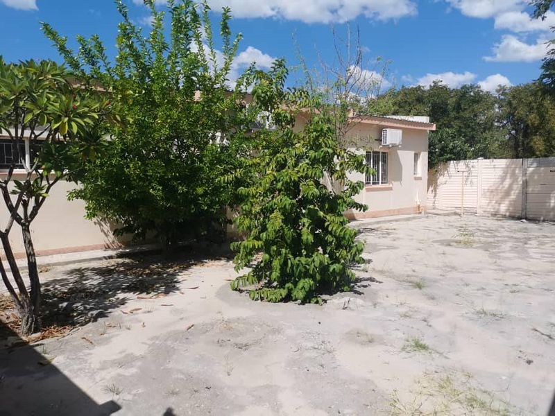 Neat 2x Flats on one Erf For Sale - Oshakati East - Photo 6