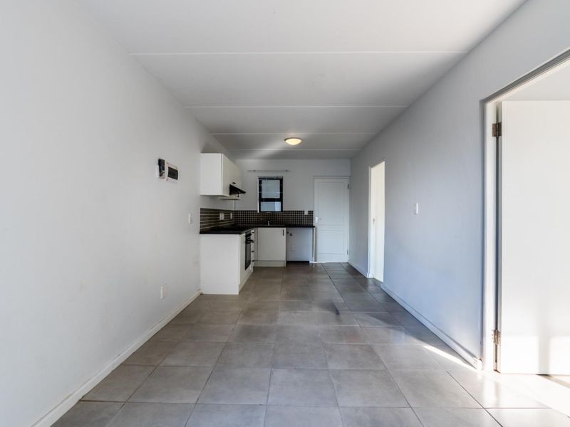 2 Bedroom Apartment - Photo 4
