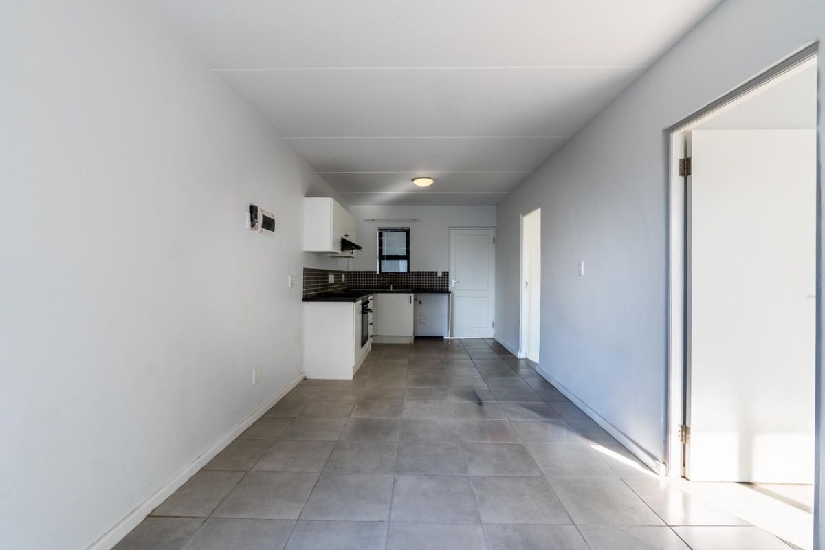 2 Bedroom Apartment - Photo 4