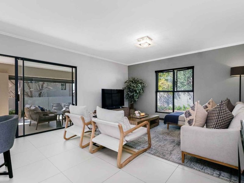 SECLUDED RESIDENCE IN HIGHLY SOUGHT AFTER, PICTURESQUE LOCATION - Photo 4