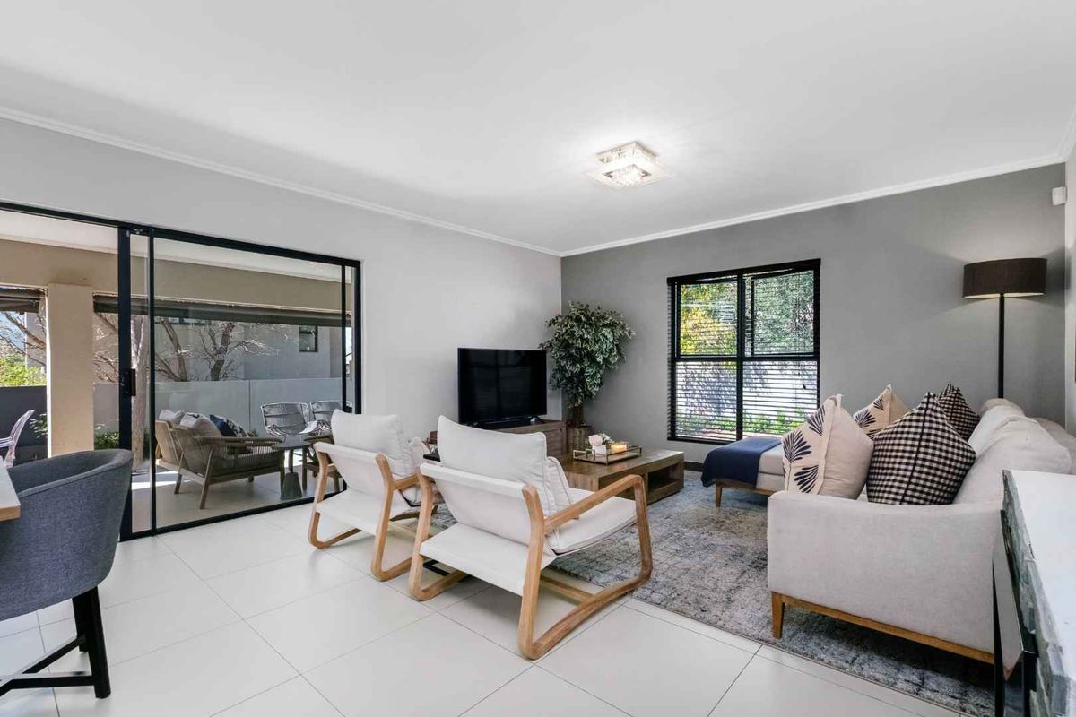 SECLUDED RESIDENCE IN HIGHLY SOUGHT AFTER, PICTURESQUE LOCATION - Photo 4