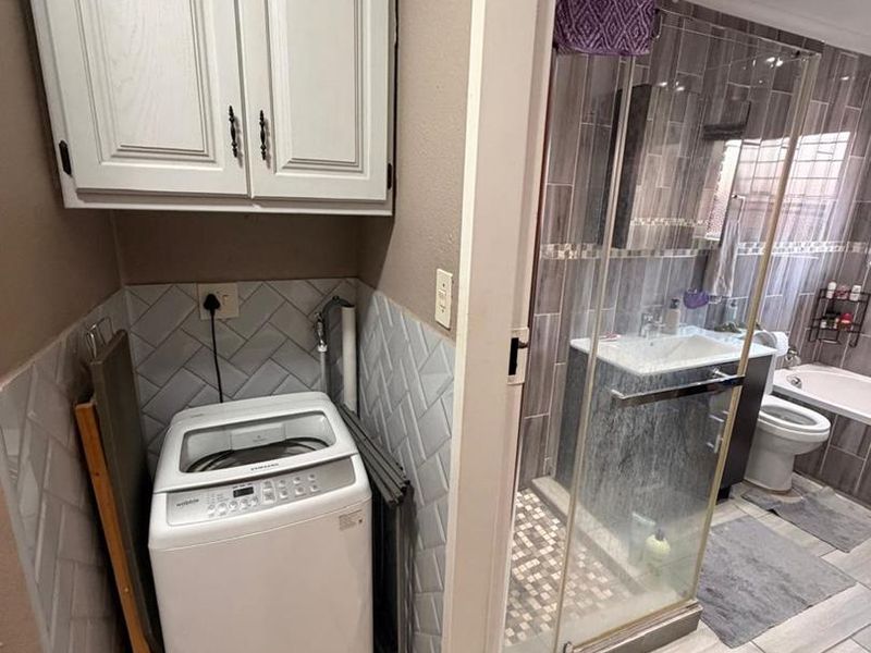 Modern Pet-Friendly 2-Bedroom Townhouse for sale - Photo 10